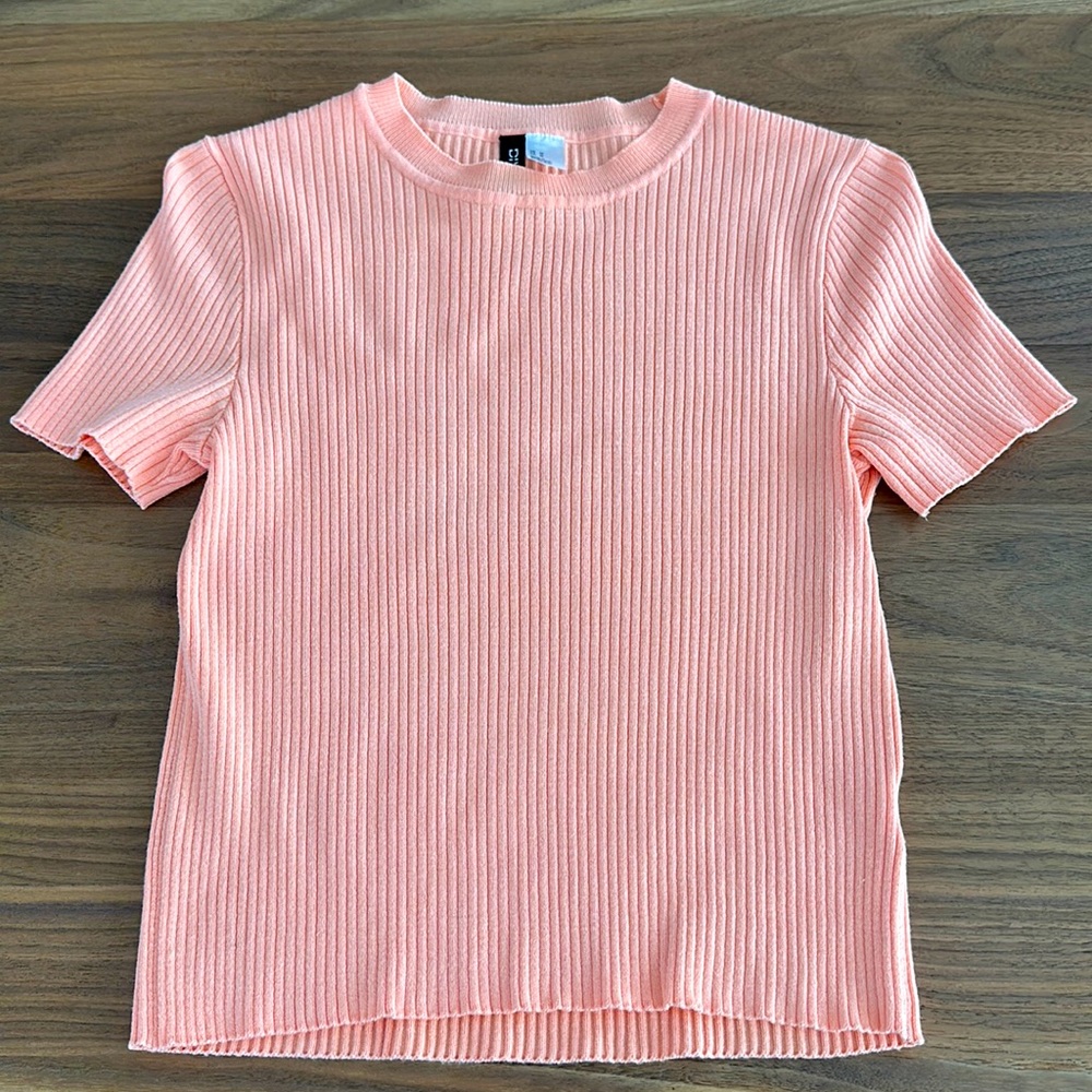 🌿🌿 H&M Divided Knit Top